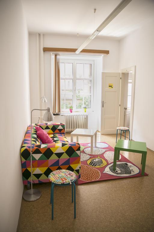Dizzy Daisy Hostel Prague Extérieur photo