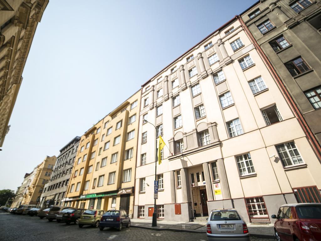 Dizzy Daisy Hostel Prague Extérieur photo