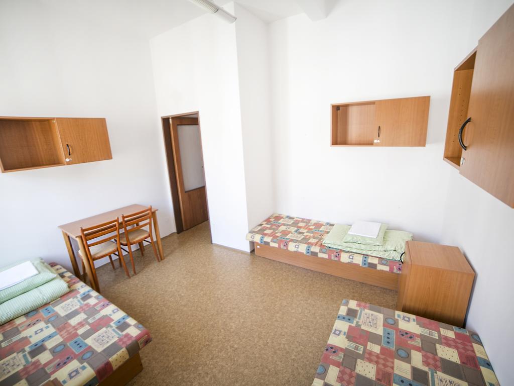 Dizzy Daisy Hostel Prague Extérieur photo