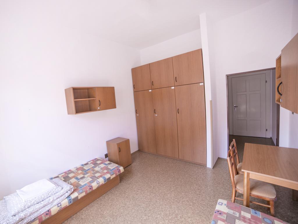 Dizzy Daisy Hostel Prague Chambre photo