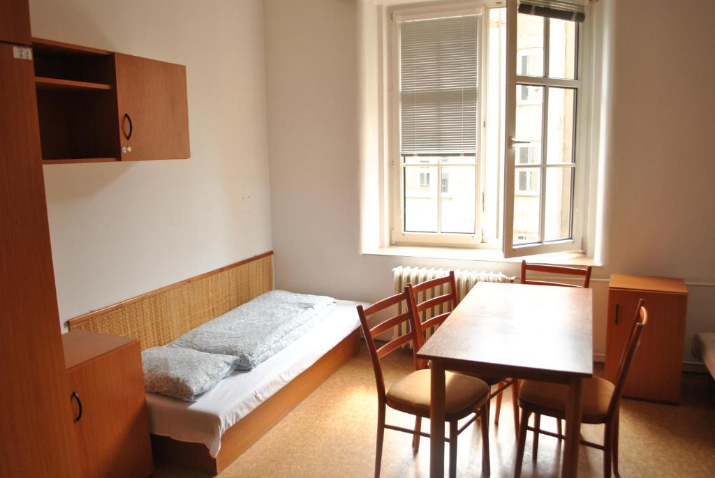 Dizzy Daisy Hostel Prague Chambre photo