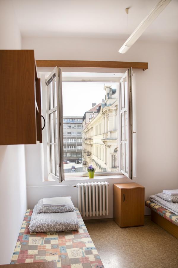 Dizzy Daisy Hostel Prague Extérieur photo