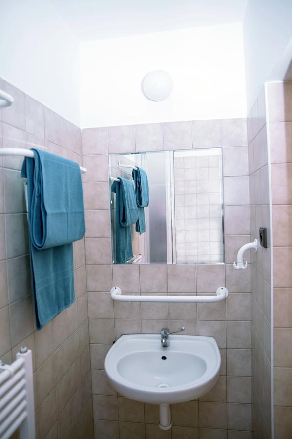 Dizzy Daisy Hostel Prague Extérieur photo