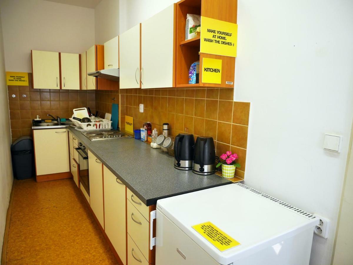 Dizzy Daisy Hostel Prague Extérieur photo